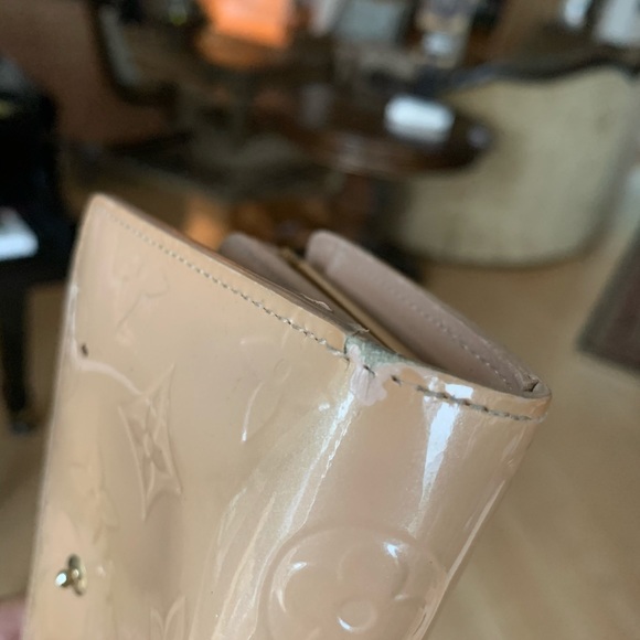 Louis Vuitton Rose Flor Vernis Wallet - Picture 13 of 15